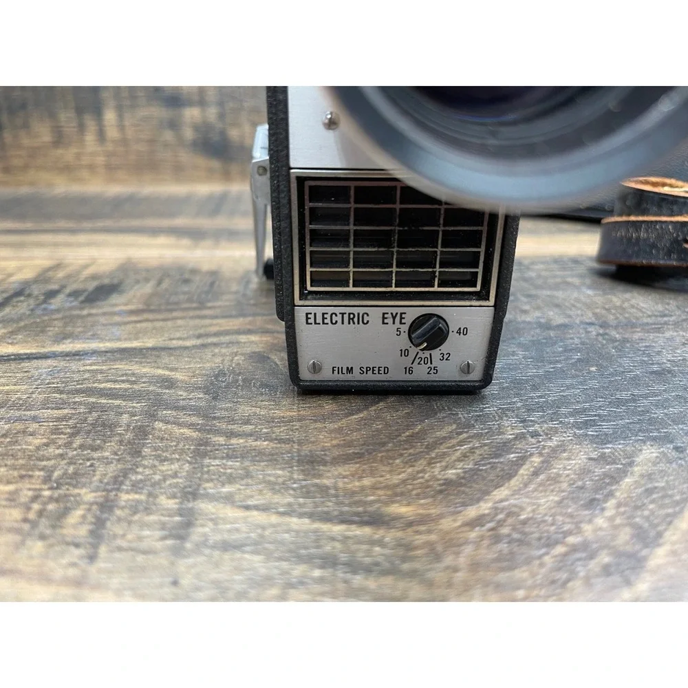 Bell‎ & Howell Electric Eye 8mm Movie Camera Made USA Serial AY-22477 Case VTG